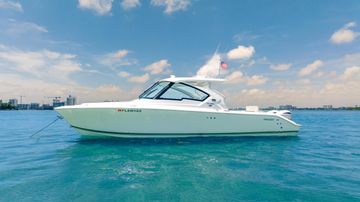 2021 Pursuit DC 326 Dual Console