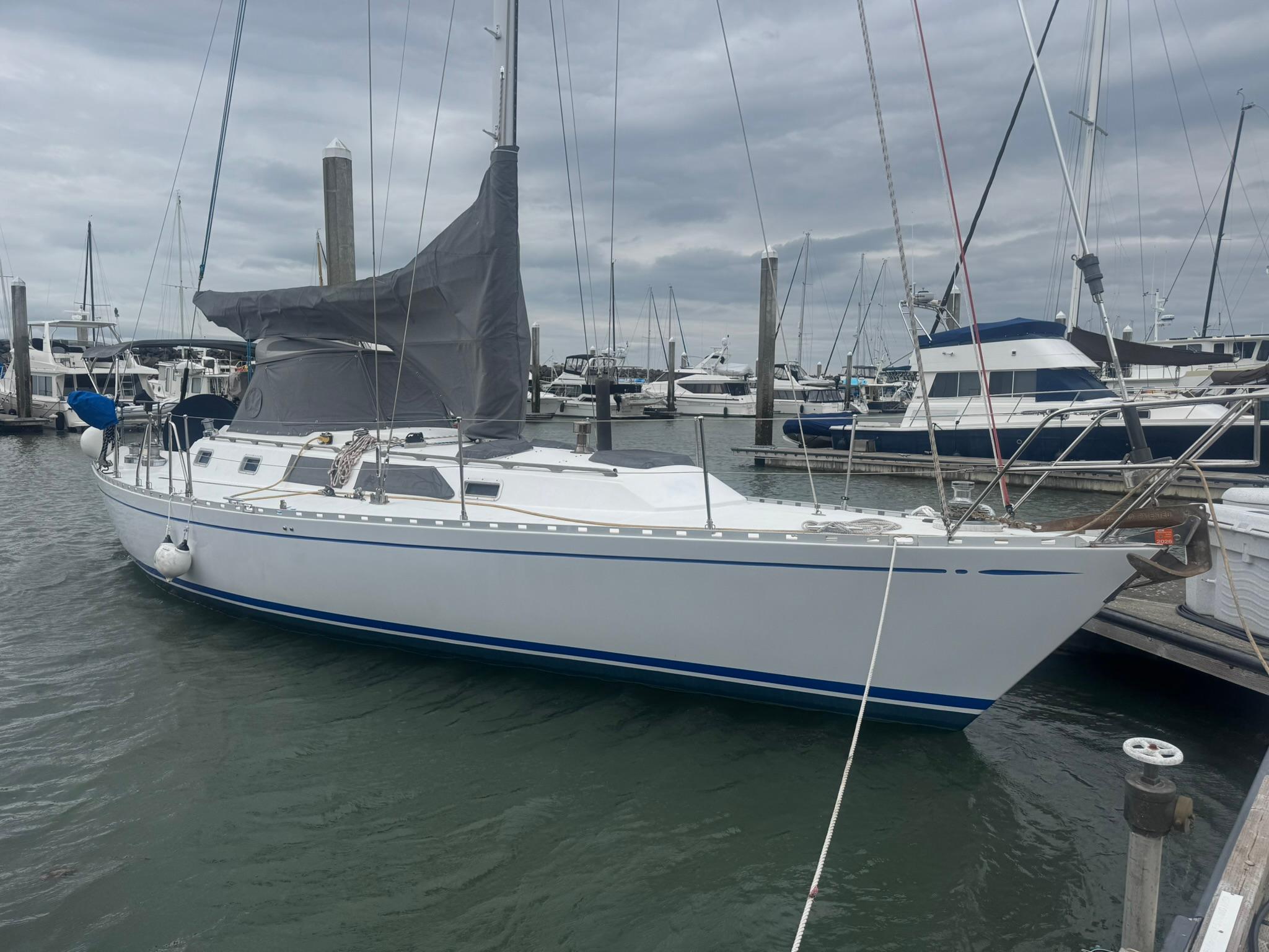 1988 Hylas 42