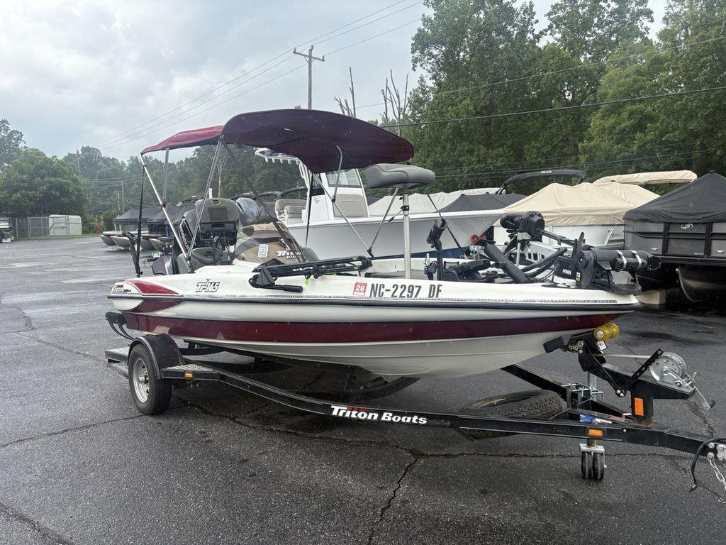 2004 Triton Tr-165