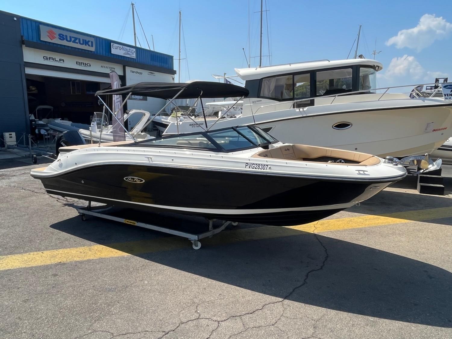 2021 Sea Ray SPX 230 OB