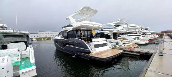 Galeon 500 Fly