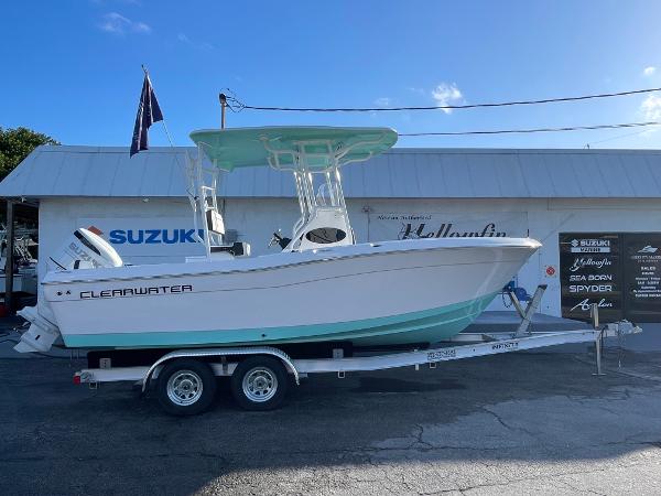2025 Clearwater 2200 WI Center Console