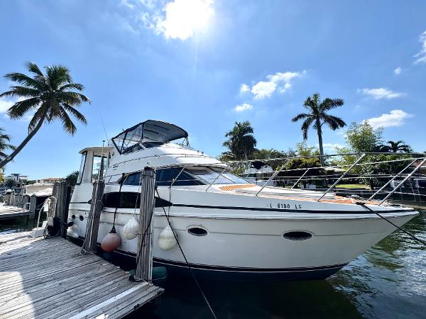 2001 Carver 396 Motor Yacht