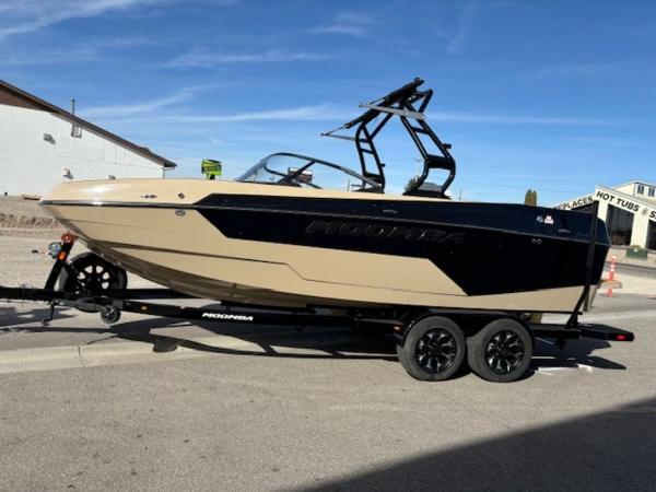 Moomba Max