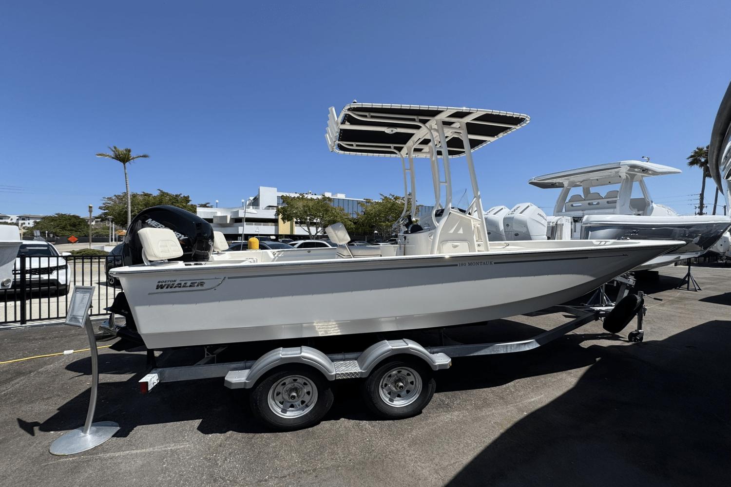 2025 Boston Whaler 190 Montauk