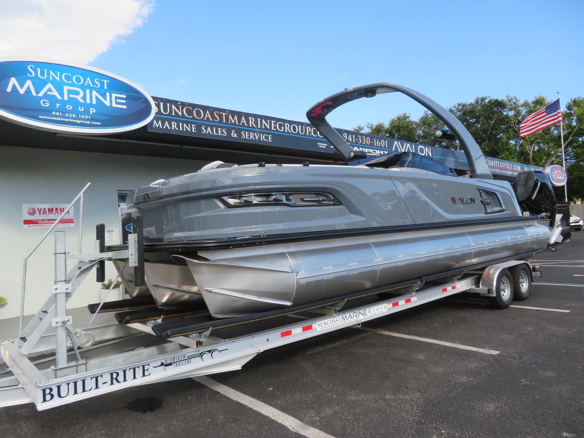 2026 Avalon Excalibur Rear Lounge Windshield - 27'