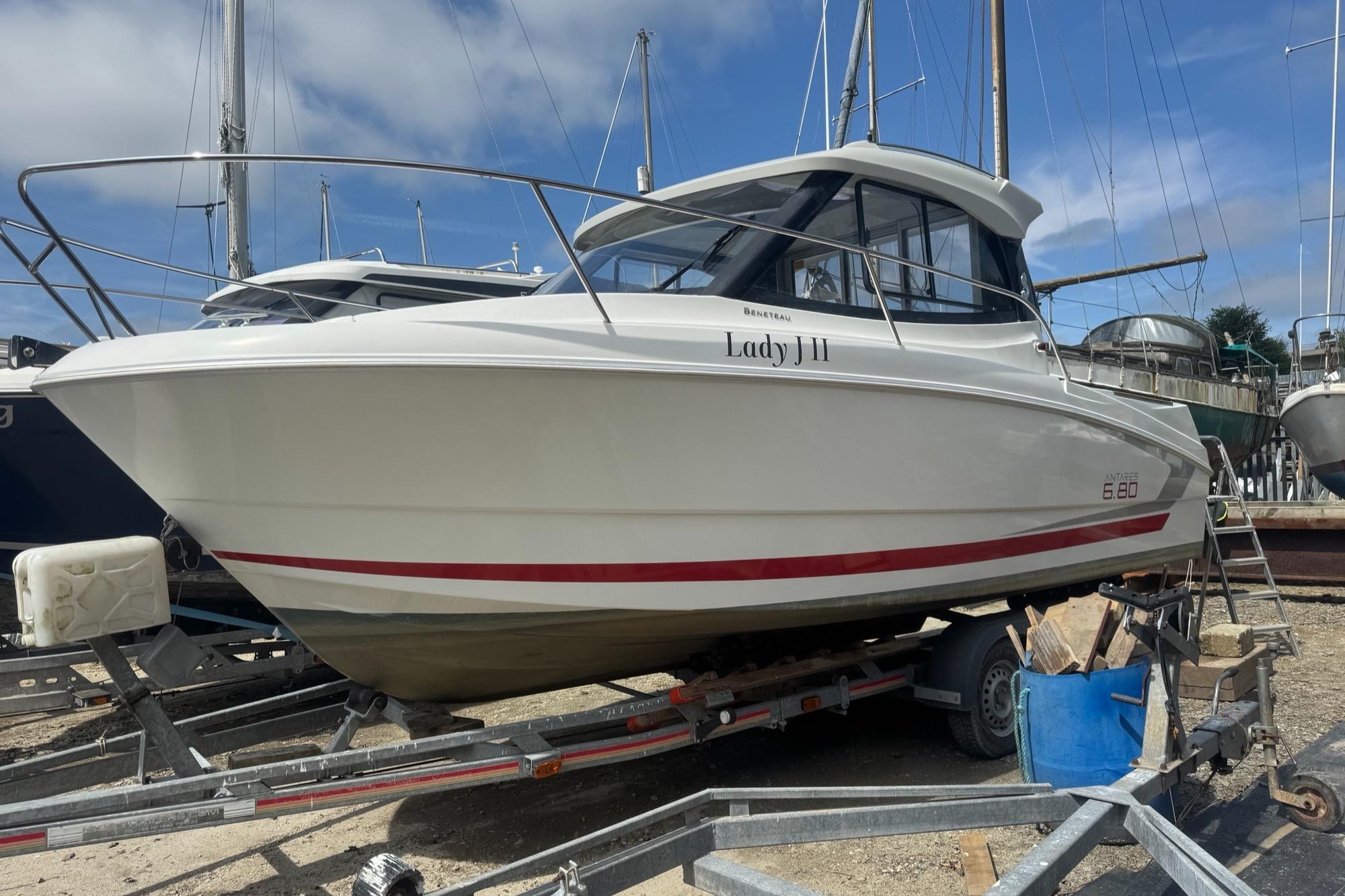 2015 Beneteau Antares 6.8