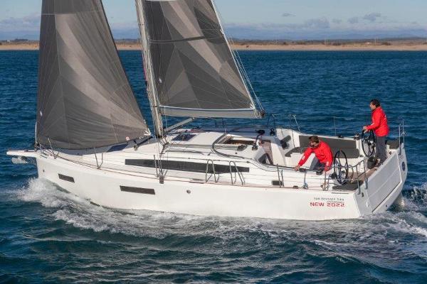 2025 Jeanneau 380