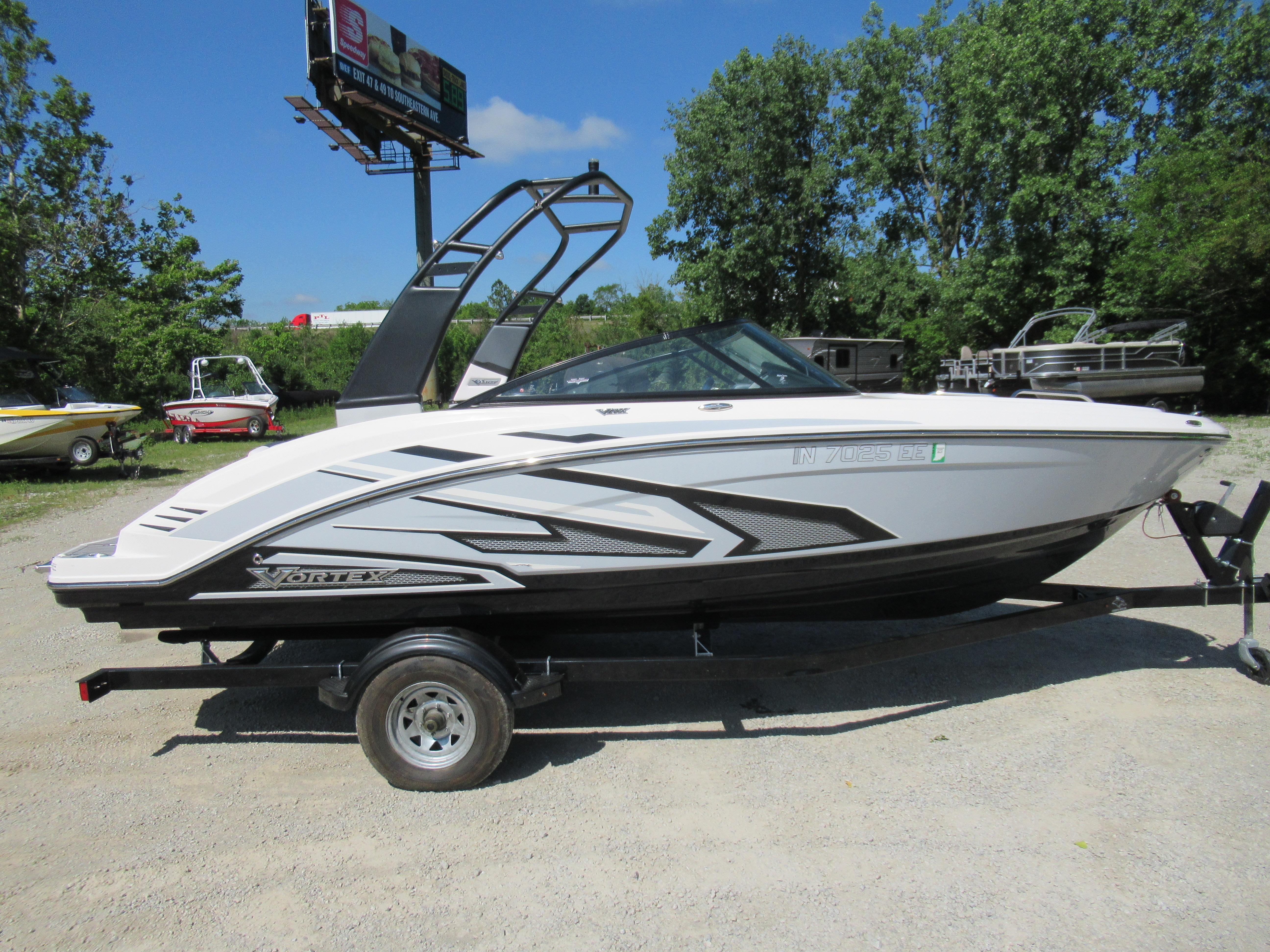 2015 Chaparral 203 Vortex Jet Boat - Gallery  Jet boats, Pontoon boat parts,  Boat upholstery