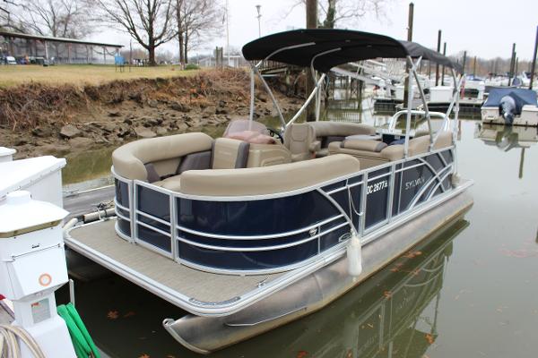 2023 Sylvan Mirage 820 LZ w/ Change Room