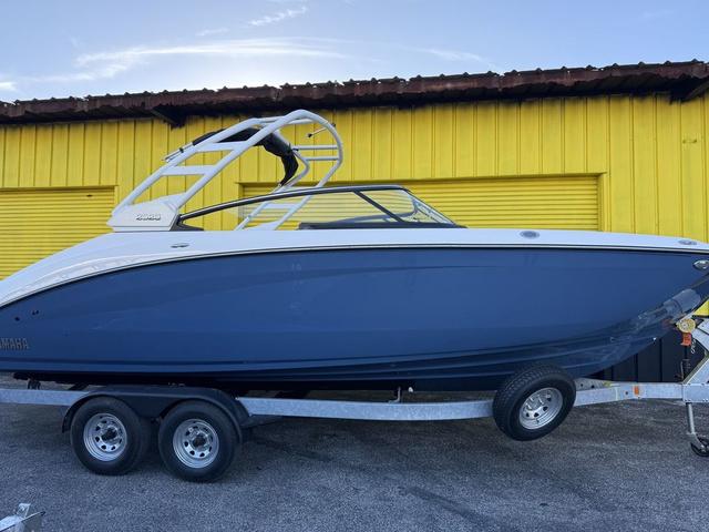 Yamaha Boats 252S