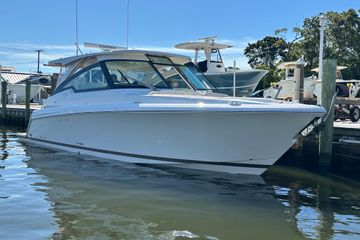 2026 Tiara Yachts 34 LX