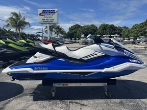 Yamaha WaveRunner FX Cruiser HO