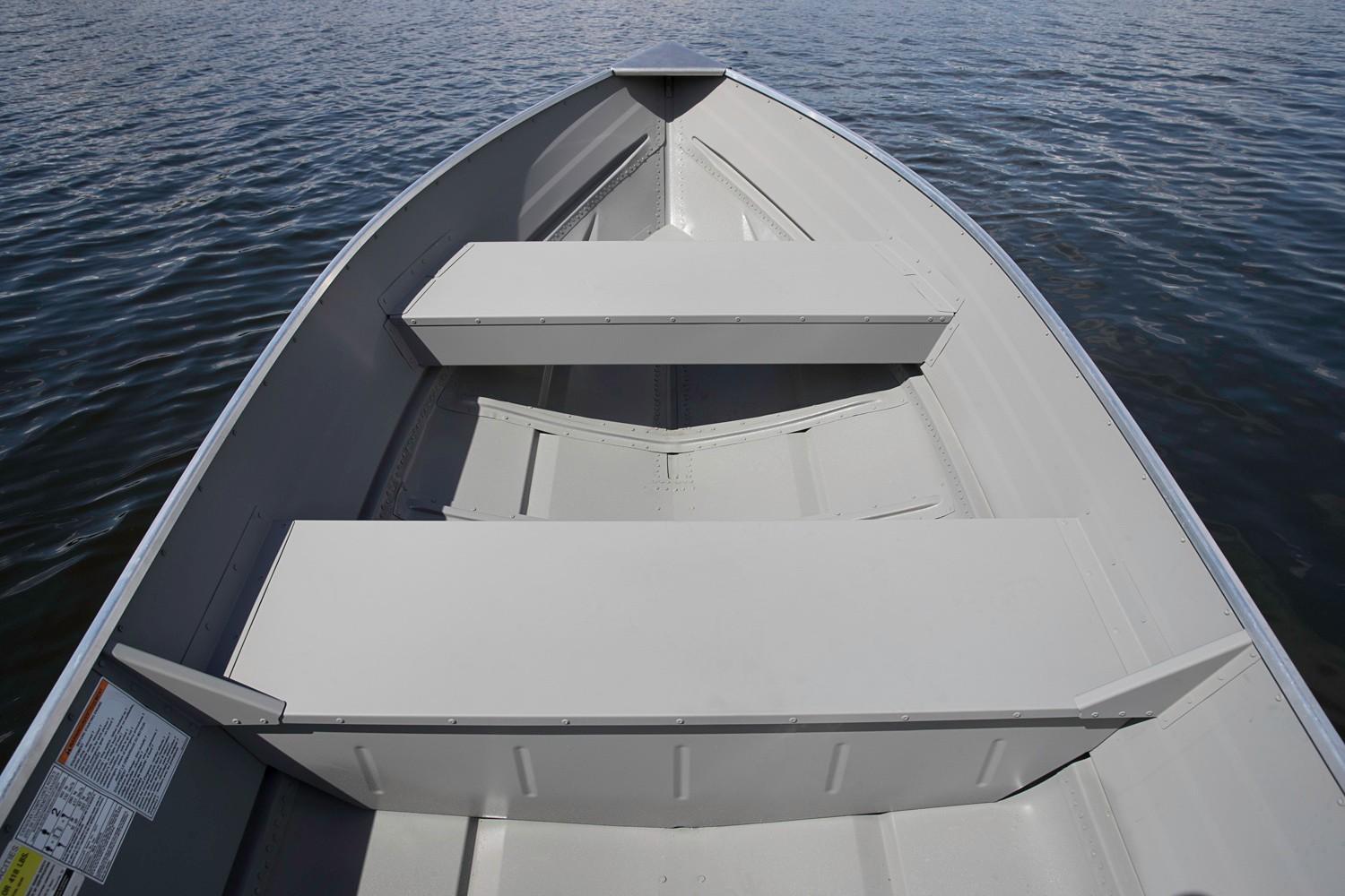 Crestliner Boat image