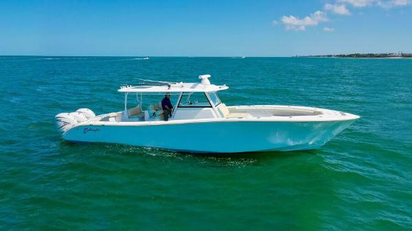 2022 Yellowfin 42 Center Console
