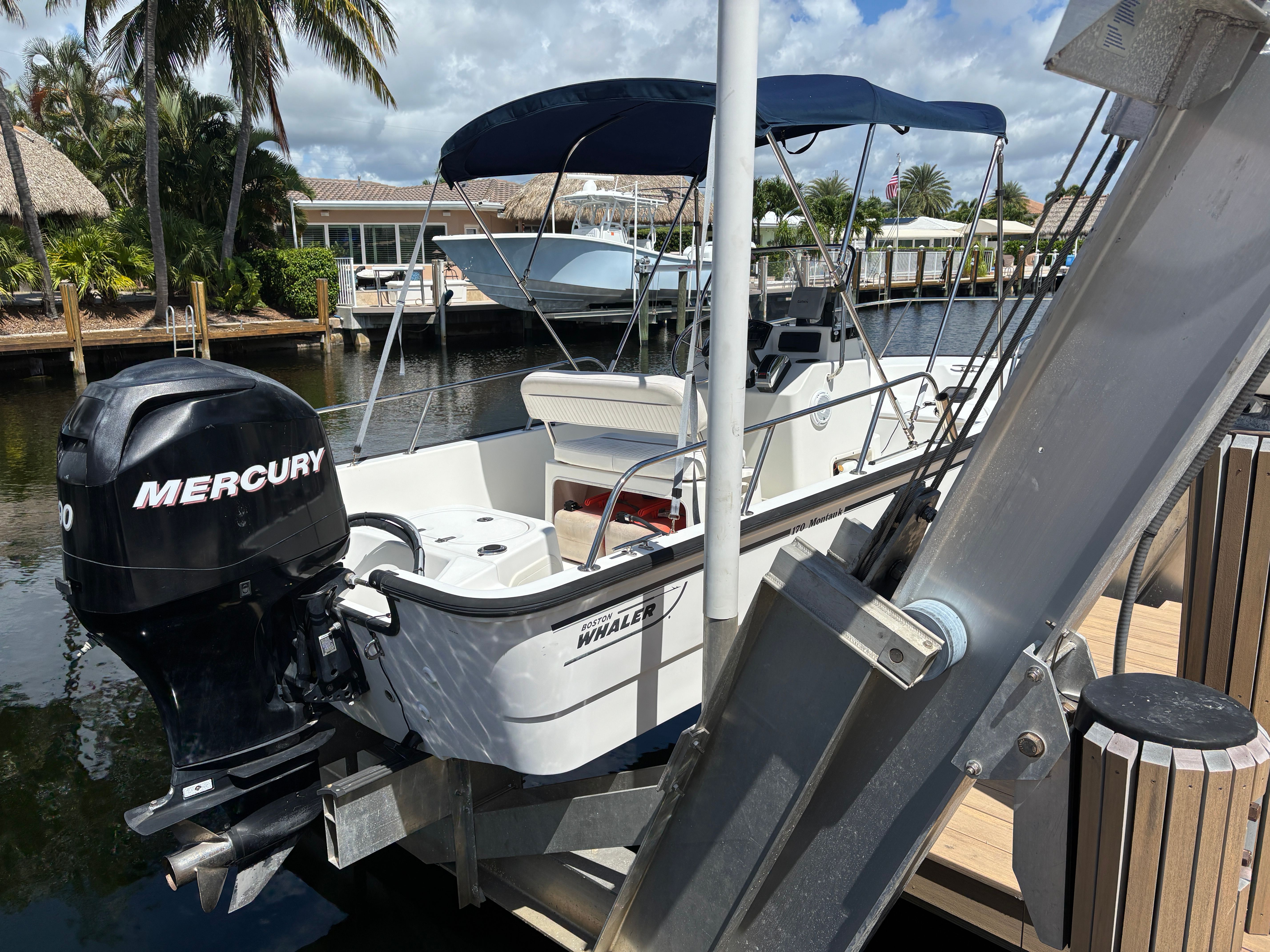 2010 Boston Whaler 170 Montauk