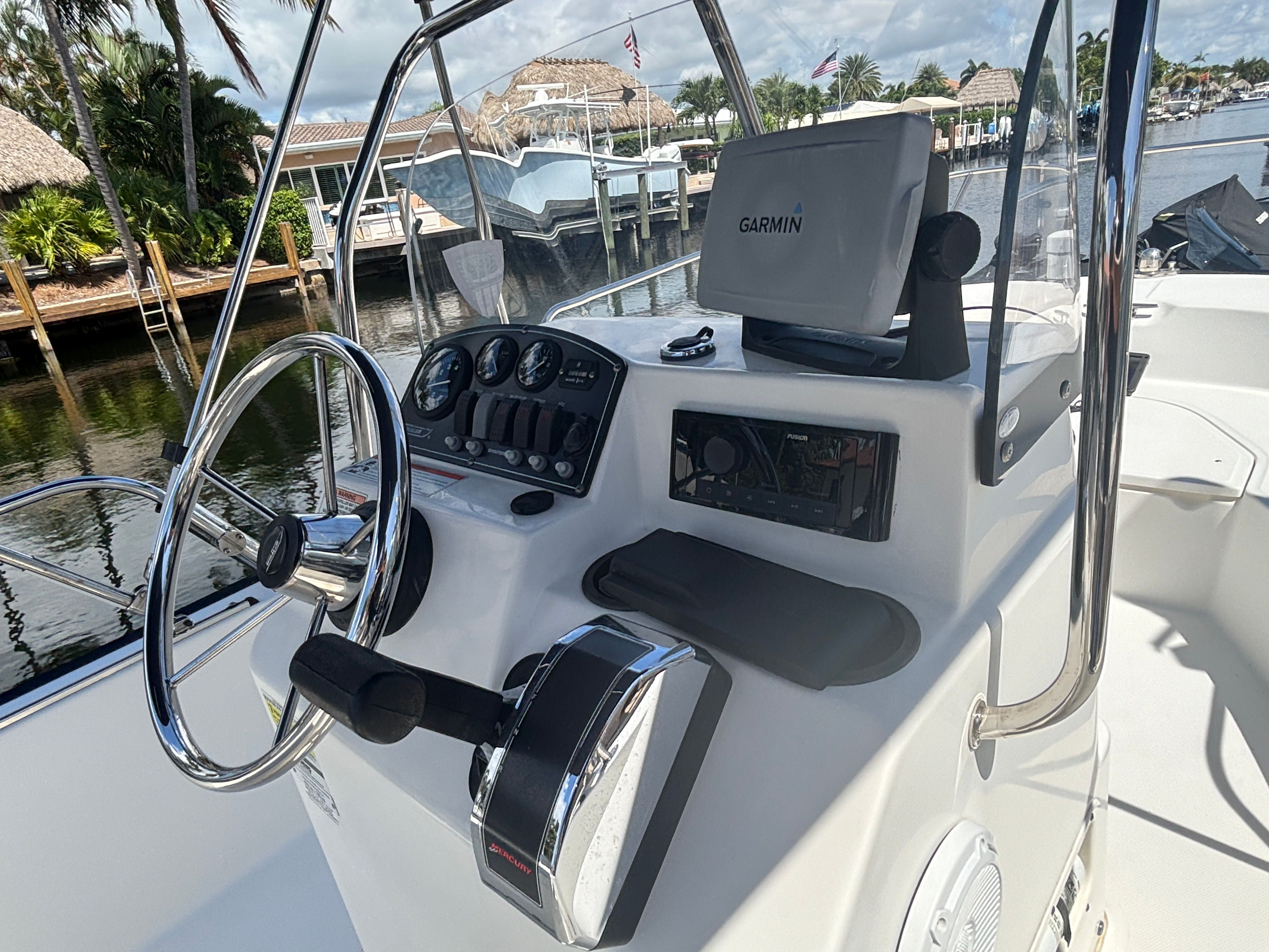 2010 Boston Whaler 170 Montauk
