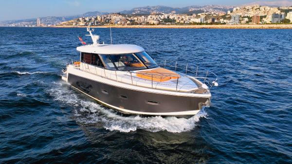 2012 Sealine C48