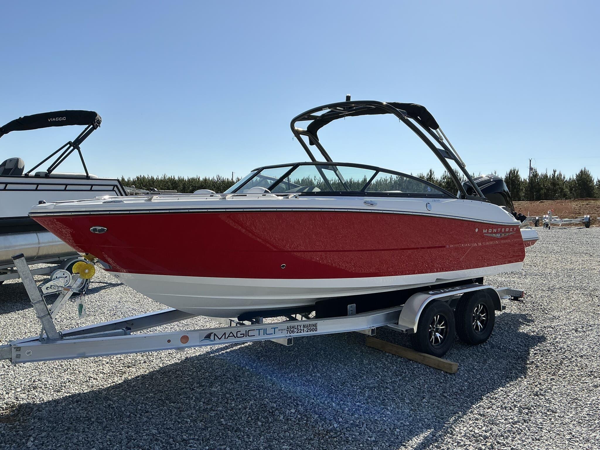 2025 Monterey SS Series (Outboard) 215
