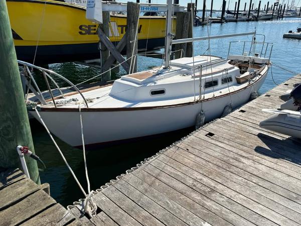 1975 Cape Dory 25