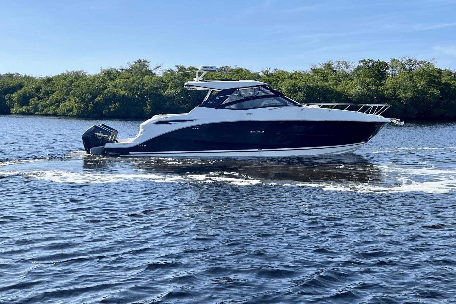Sea Ray Sundancer 320 Outboard