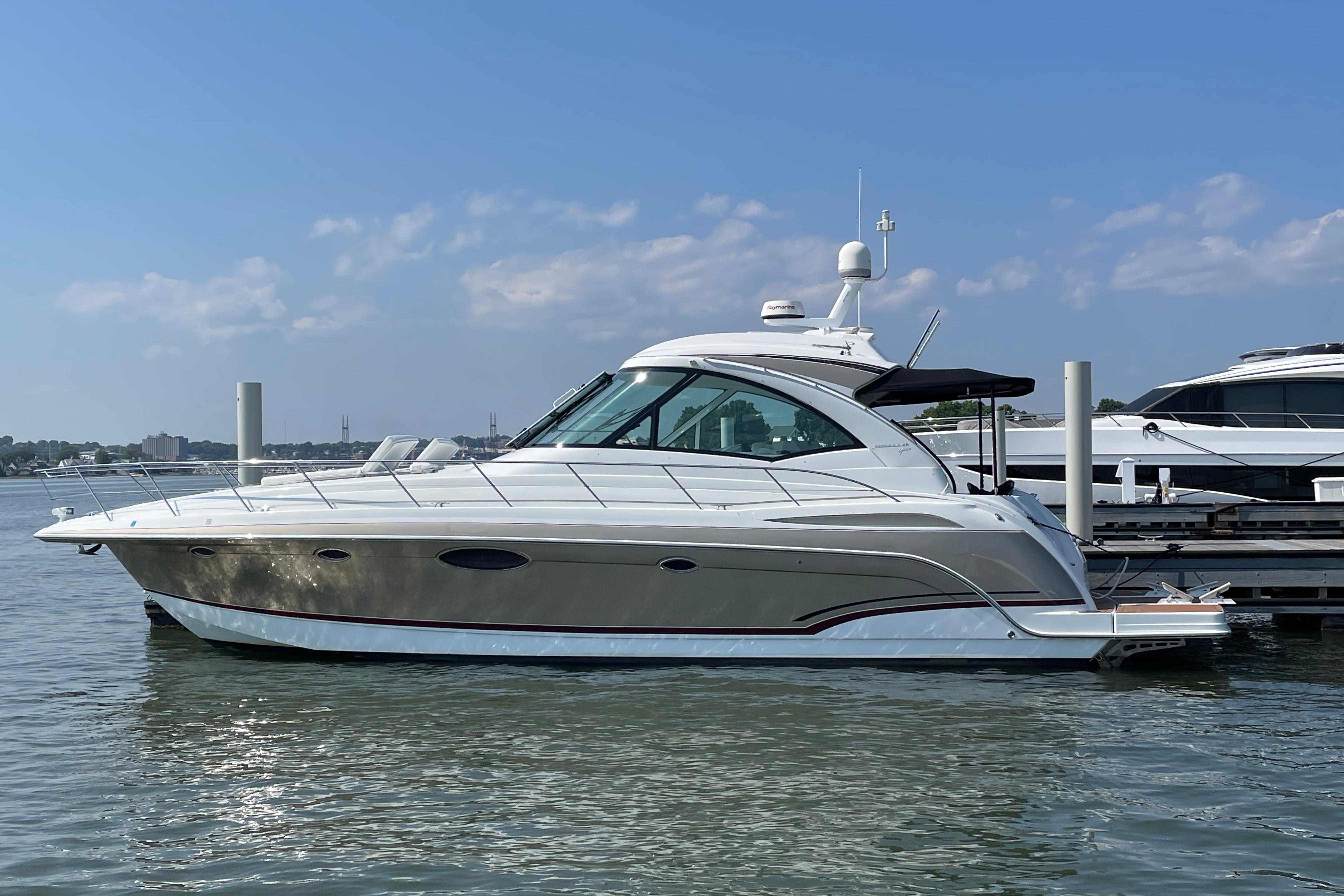 2009 Formula 45 Yacht