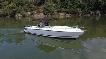 2002 Intrepid 323 Cuddy