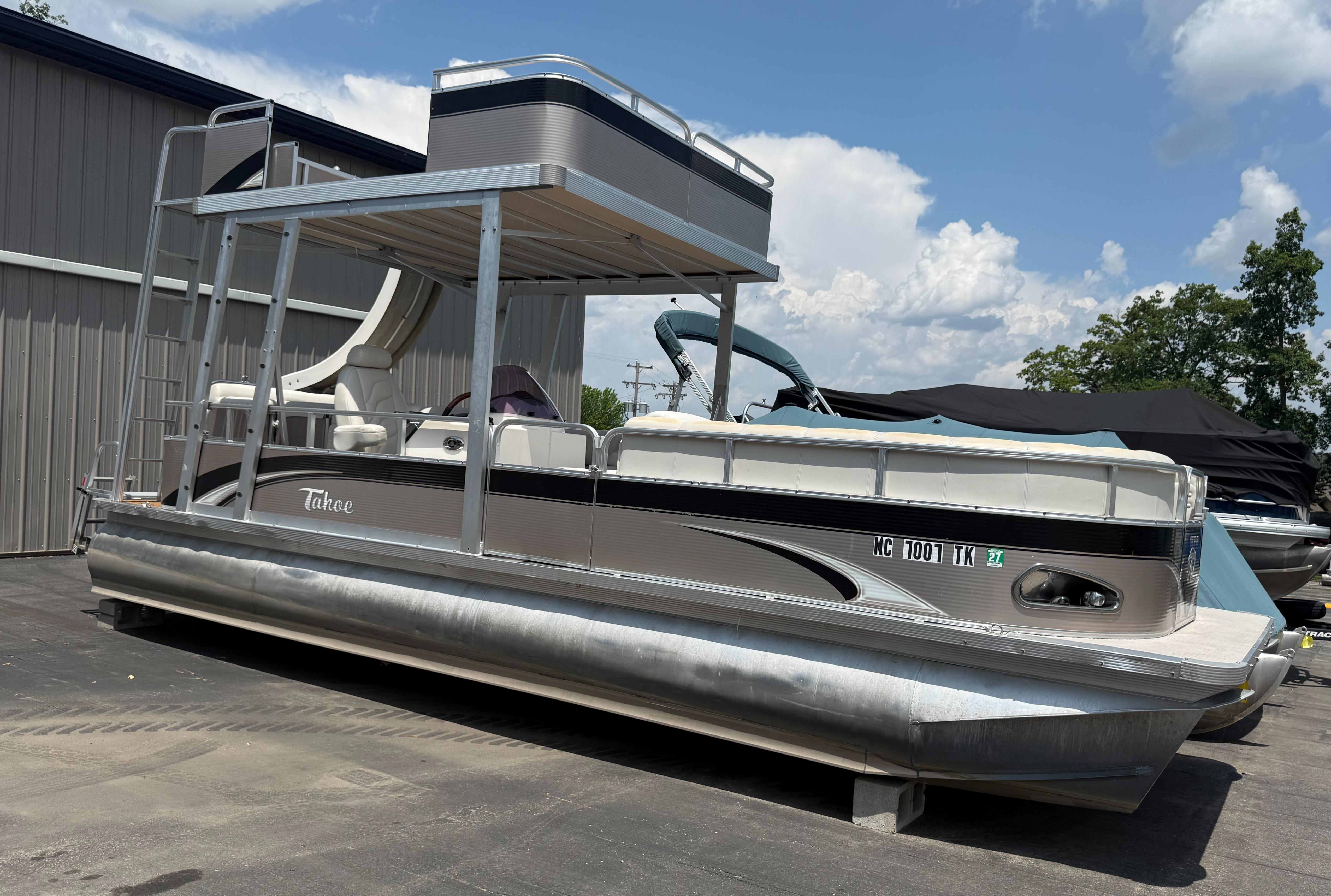 2011 Tahoe Pontoon Double Decker