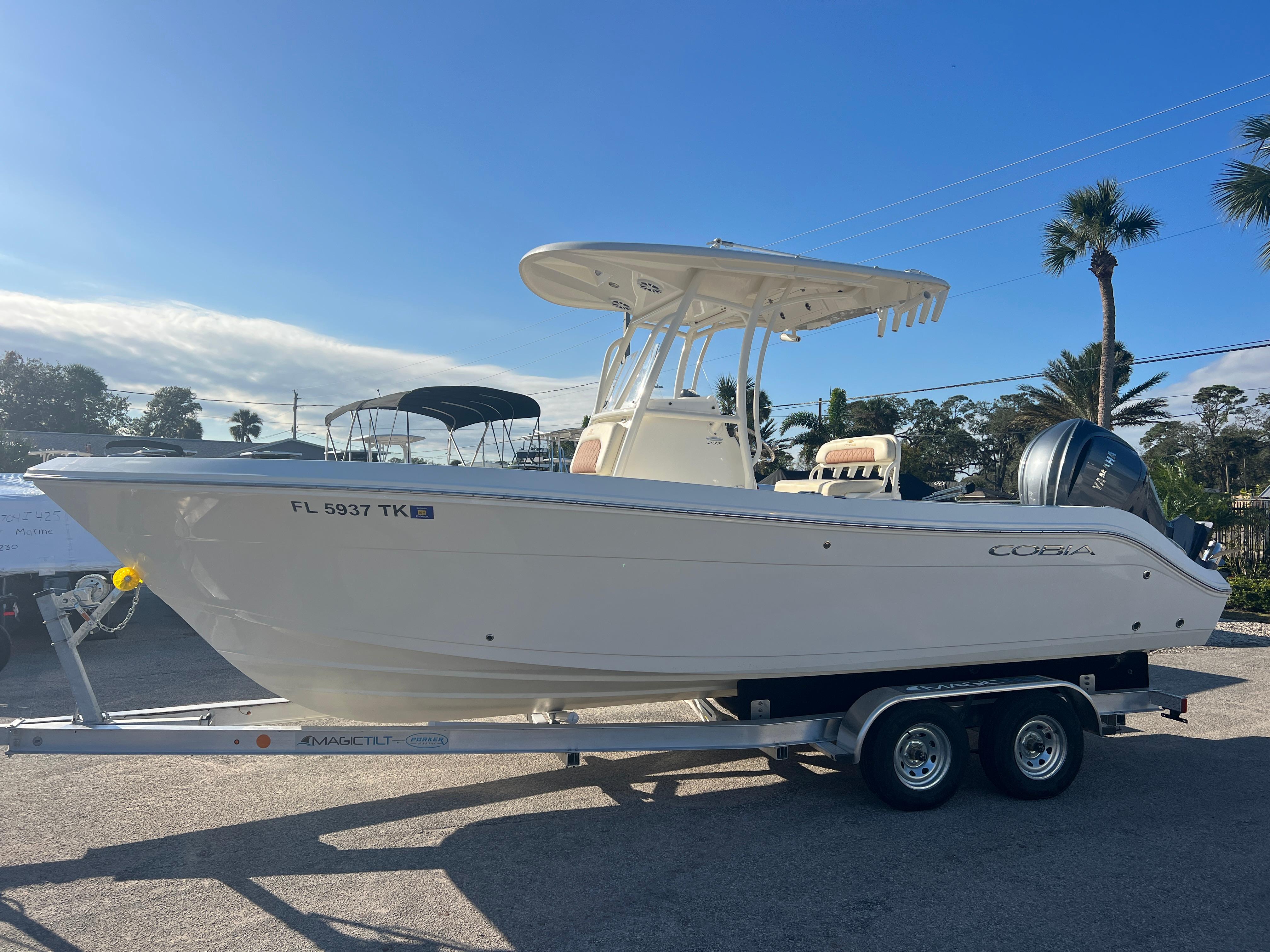 2023 Cobia 237 CC