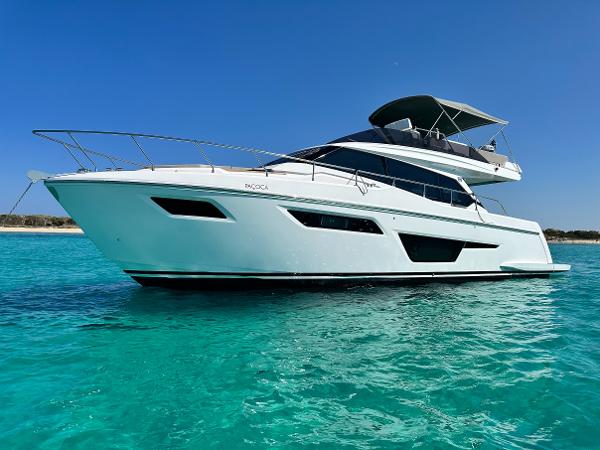 Ferretti Yachts 500