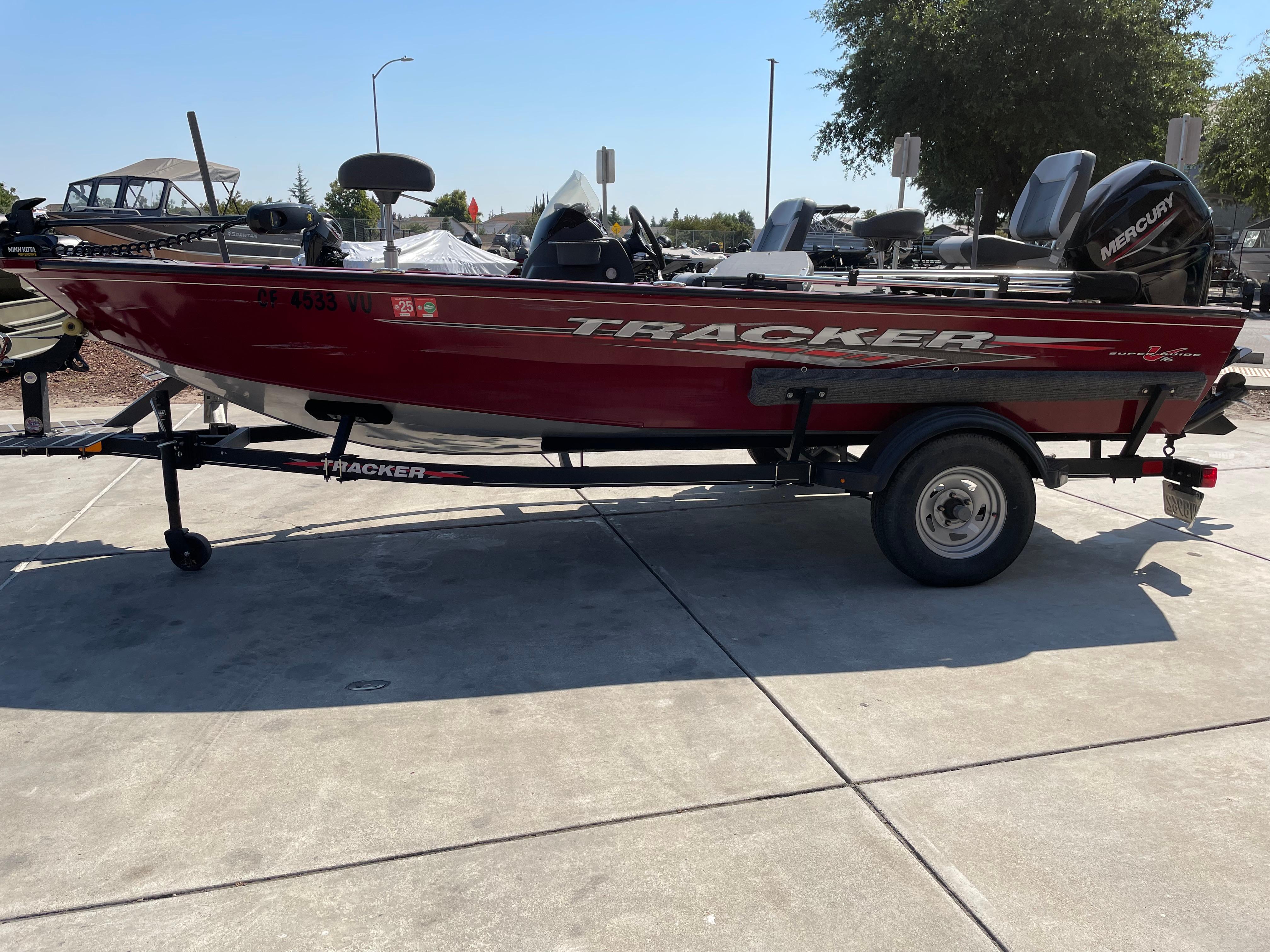 2022 Tracker Super Guide V-16 SC