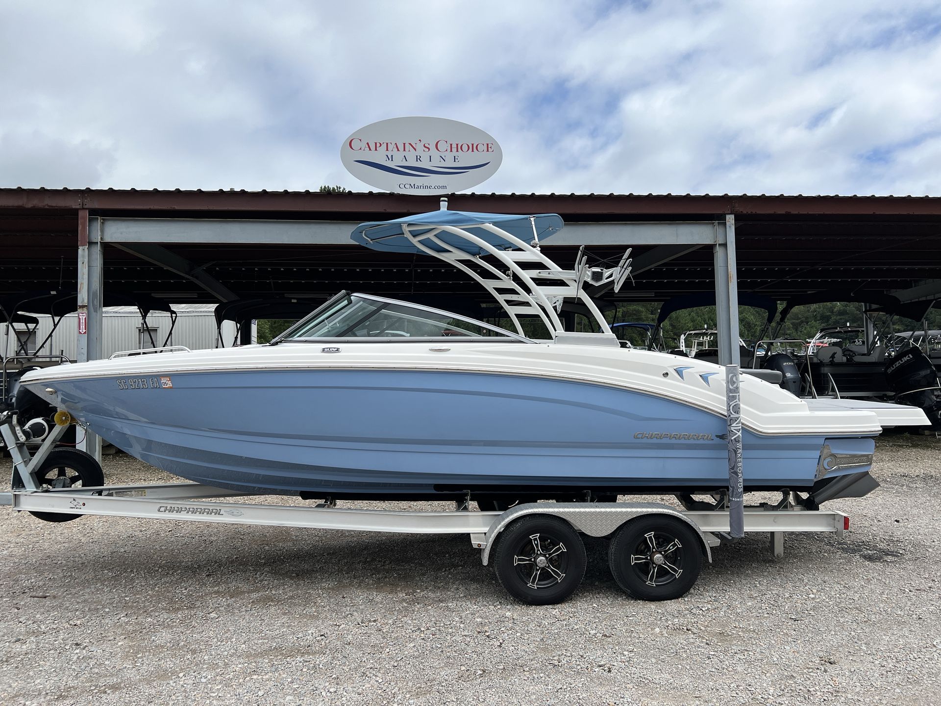 2022 Chaparral 23 SSI Surf