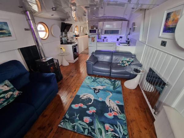 2015 Wide Beam Narrowboat CUTTWATER