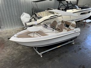 B2 Marine CAP FERRET 522 OPEN