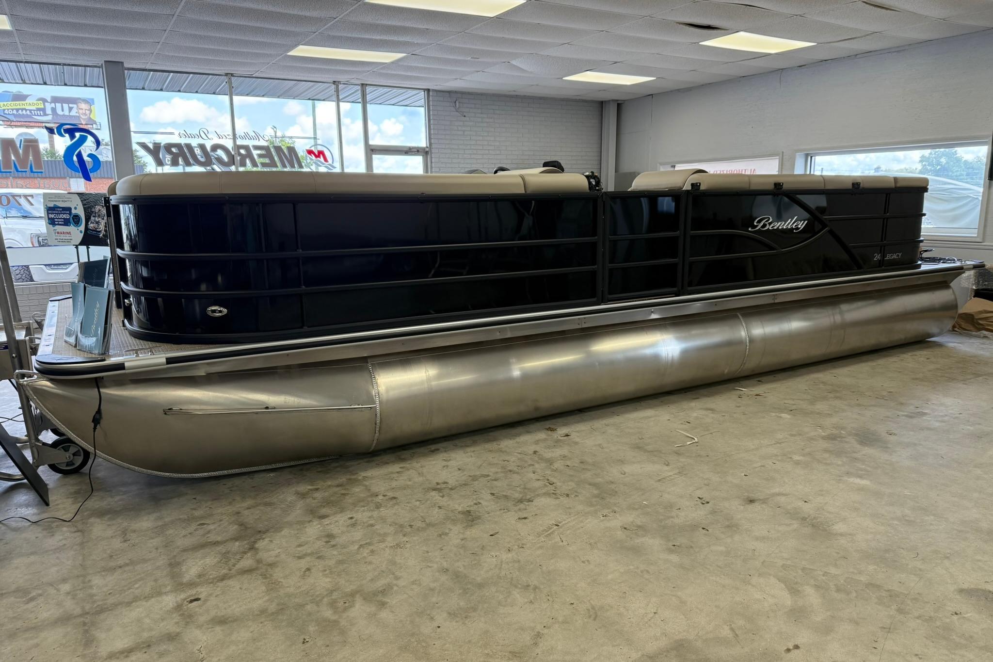 2025 Bentley Pontoons Legacy 243 Cruise