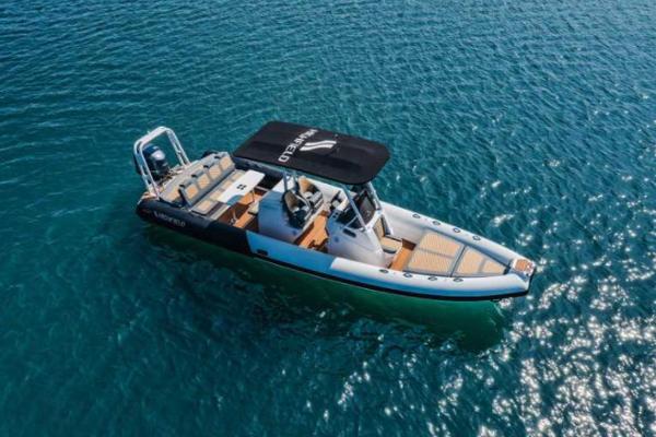 Highfield Sport 900 2024 Highfield Sport 900 boat cruising on clear blue water.