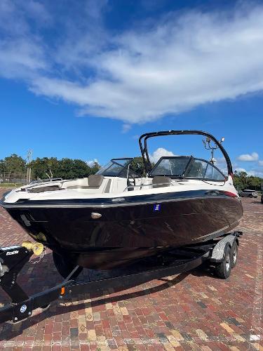 2015 Yamaha Boats 242 Limited S