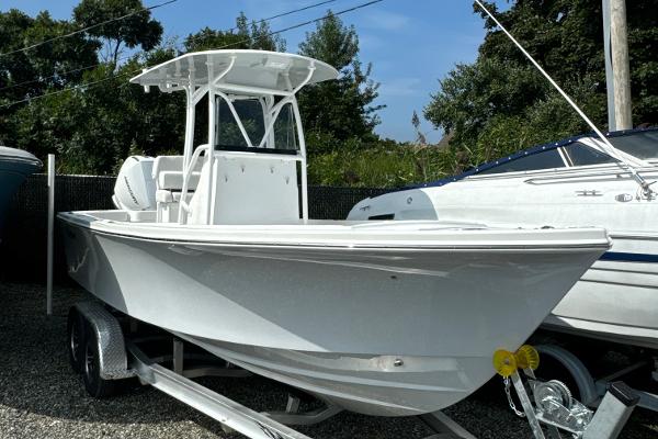 Pair Customs 21 Center Console DV Pair Marine, Pair Customs, Regulator, Sea Hunt, Sportsman, Parker, SeaPro, Cobia, Tidewater, Contender, REV Yacht Sales Incorporated