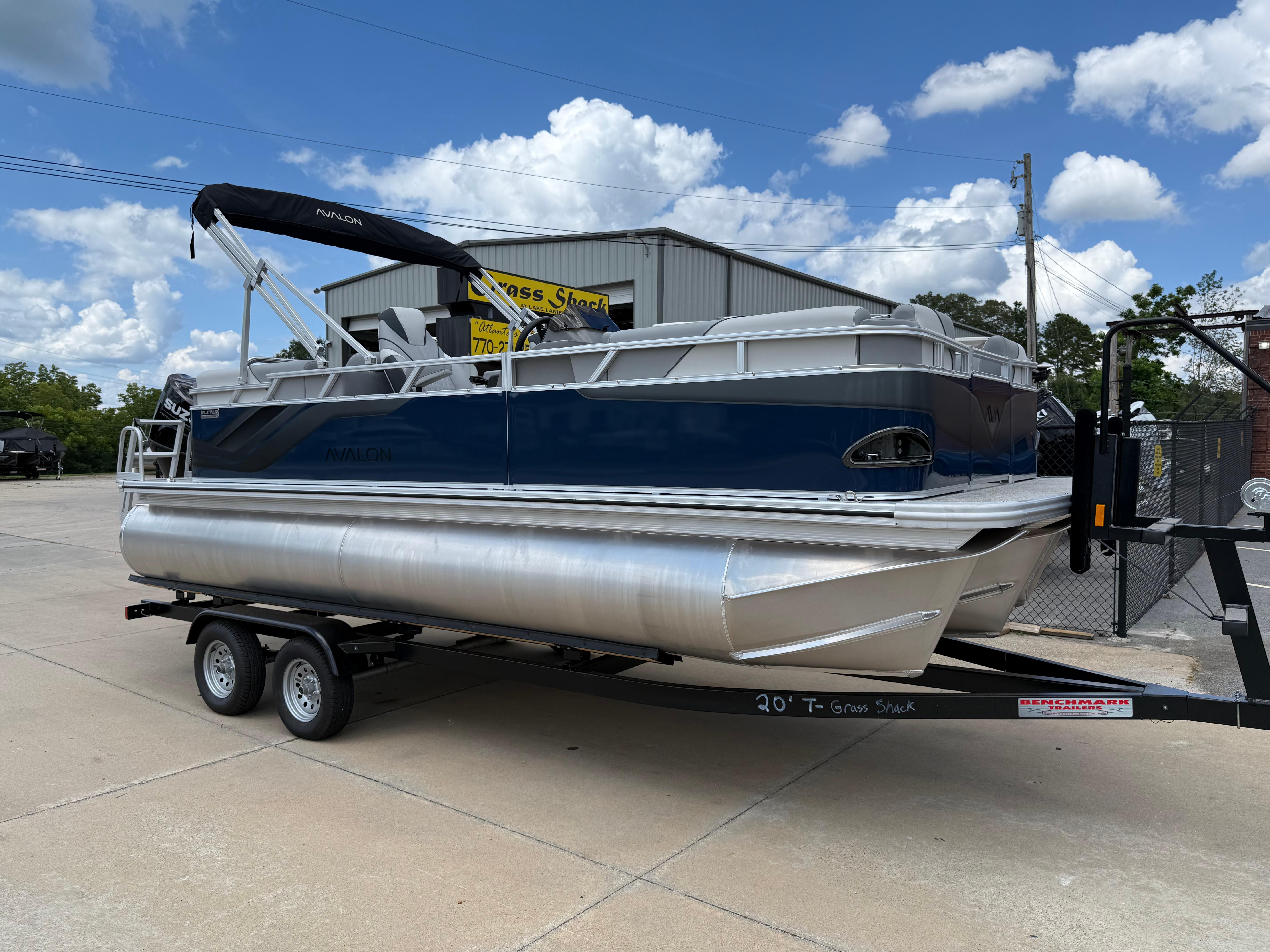 2025 Avalon VENTURE QUAD LOUNGER