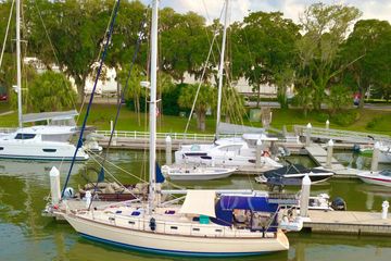 2006 Island Packet 440