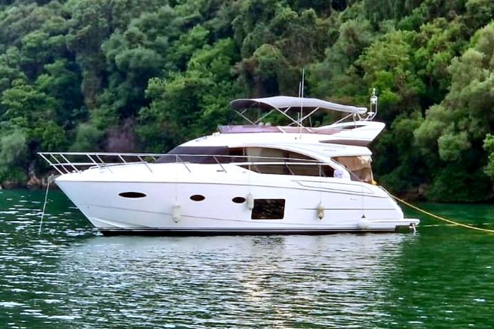 2017 Princess 52