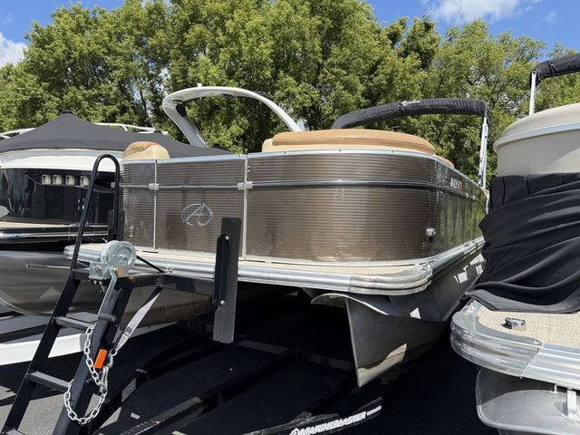 2019 Avalon Catalina Cruise 25'