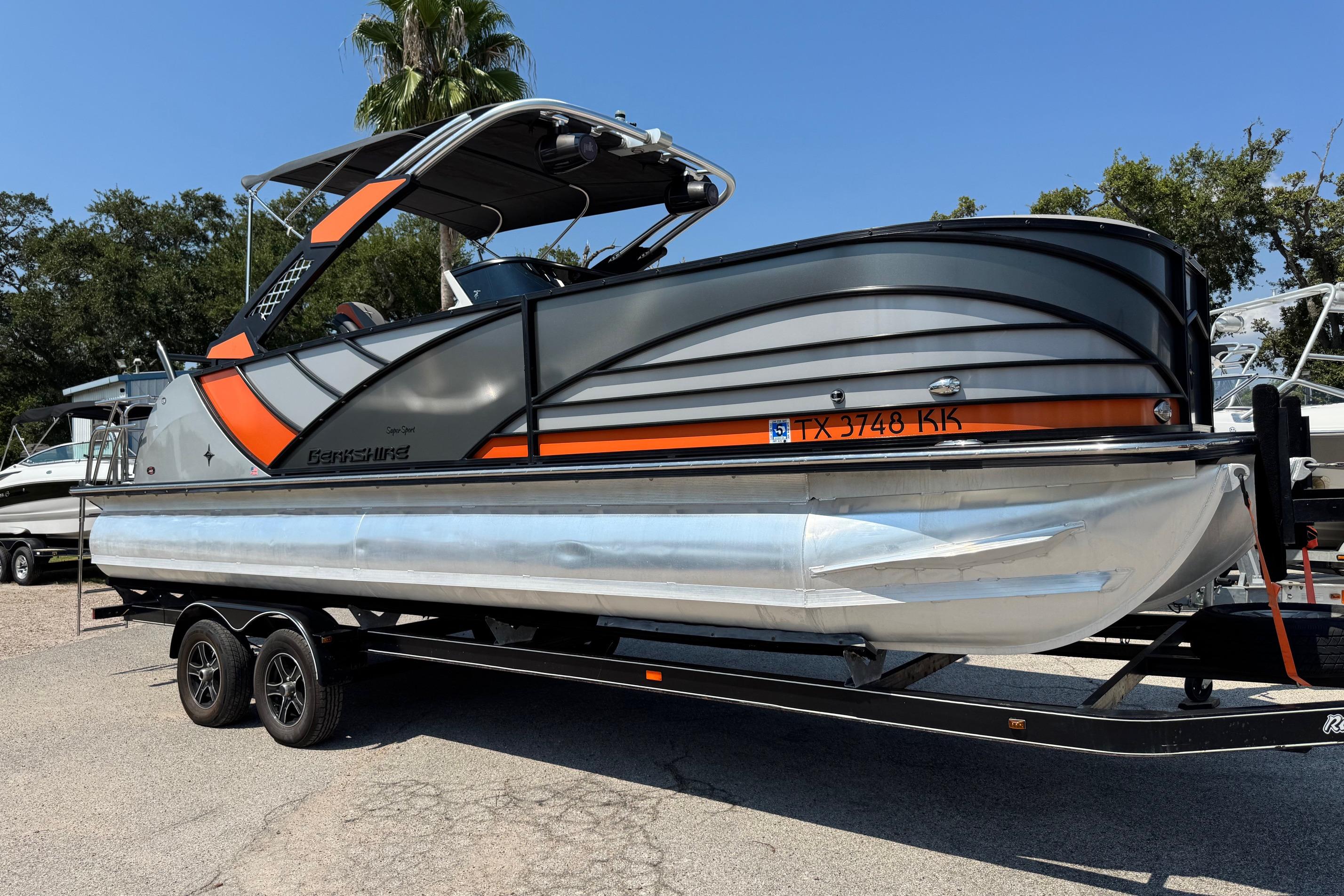 2021 Berkshire 250 Super-Sport Premium