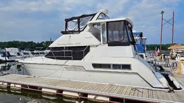 1995 Carver 355 Aft Cabin Motor Yacht