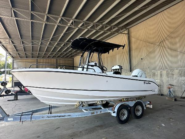 Edgewater 208CC Center Console 2025 Edgewater 208CC Center Console boat on trailer in warehouse.