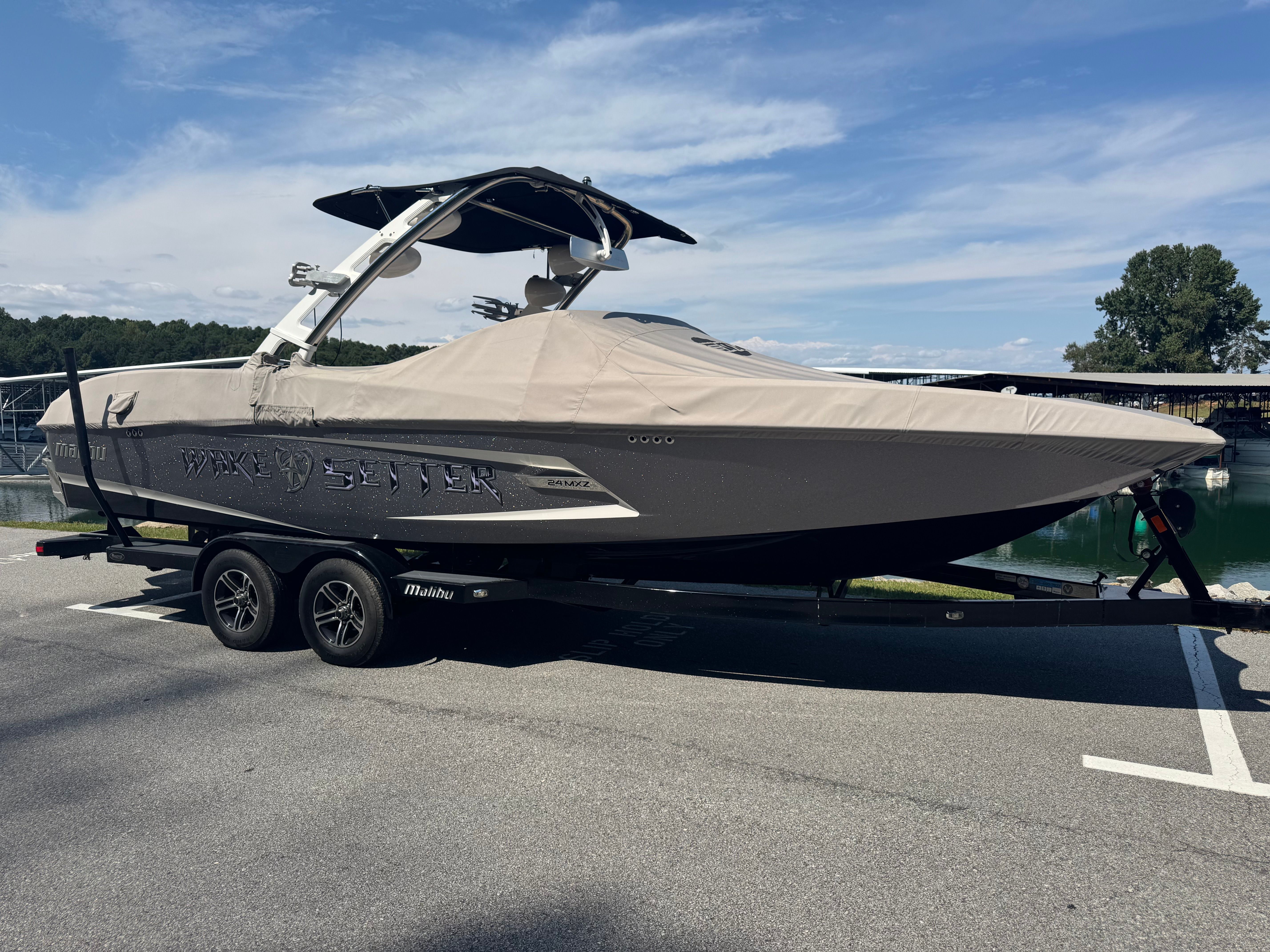 Malibu Wakesetter 24 MXZ 2013 MALIBU 24 MXZ - Image 1