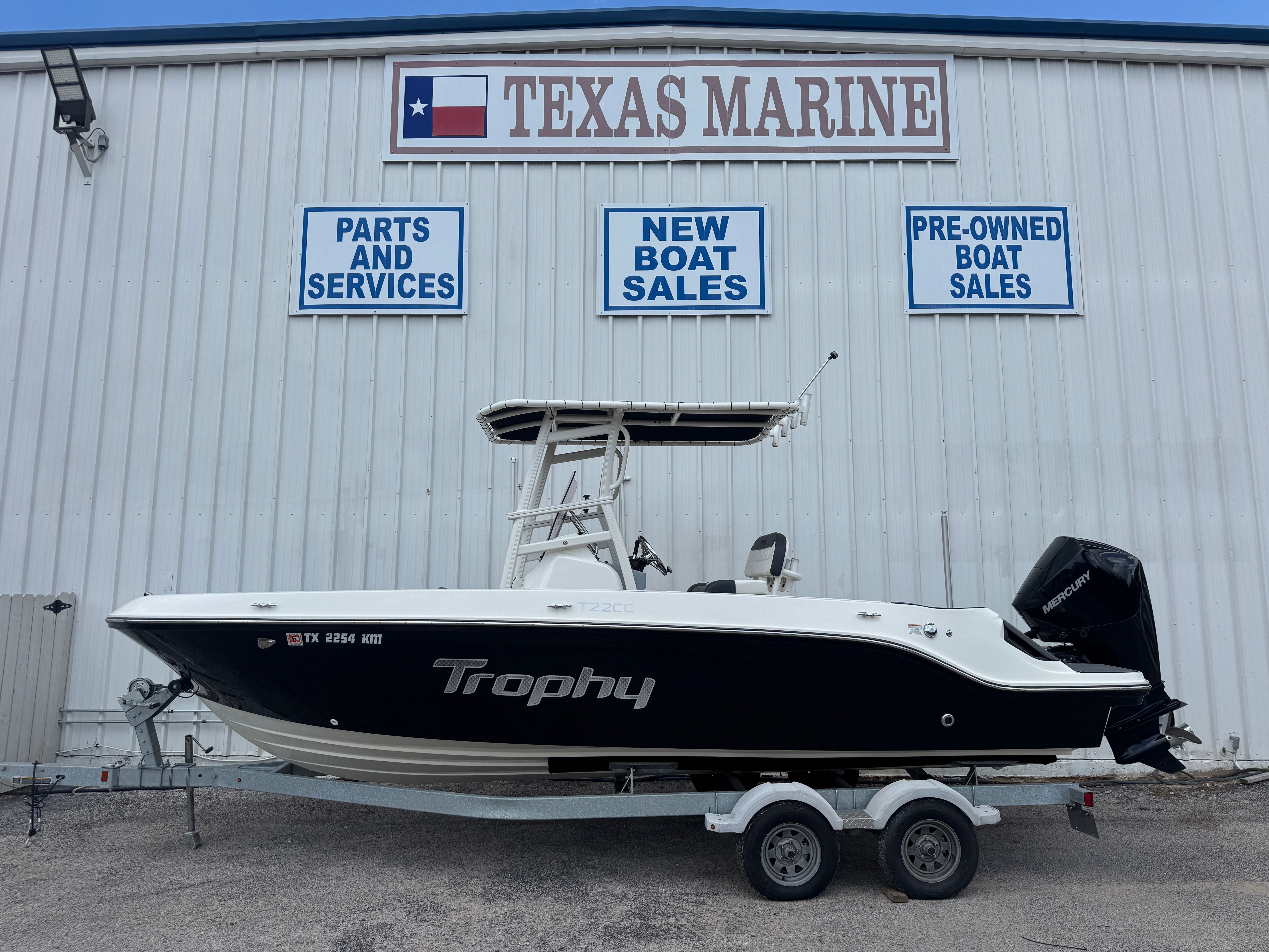 2022 Bayliner Trophy T22CC