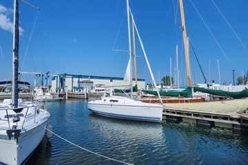 2005 Hunter 27