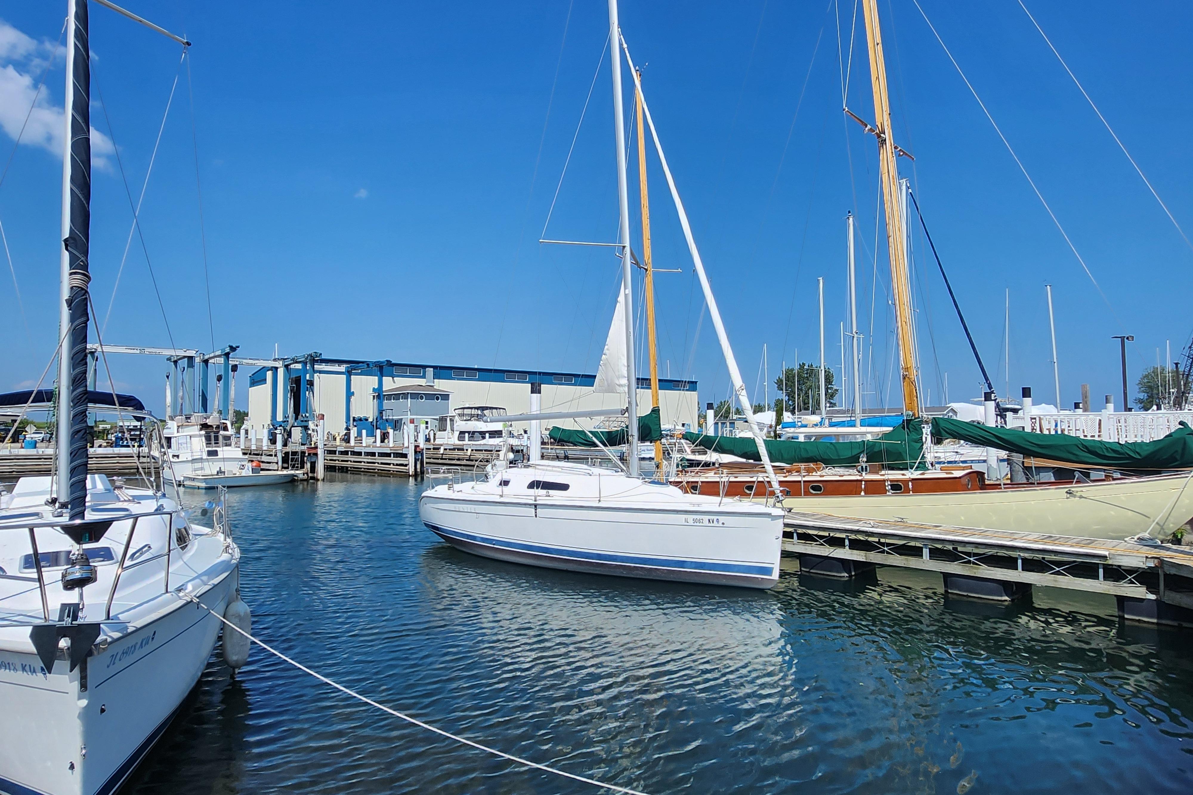 2005 Hunter 27