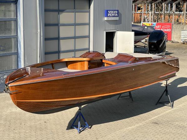 2024 Custom Bowrider
